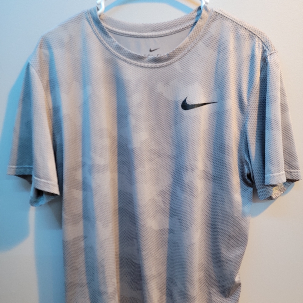 Mens large nike dri-fit shirt gray